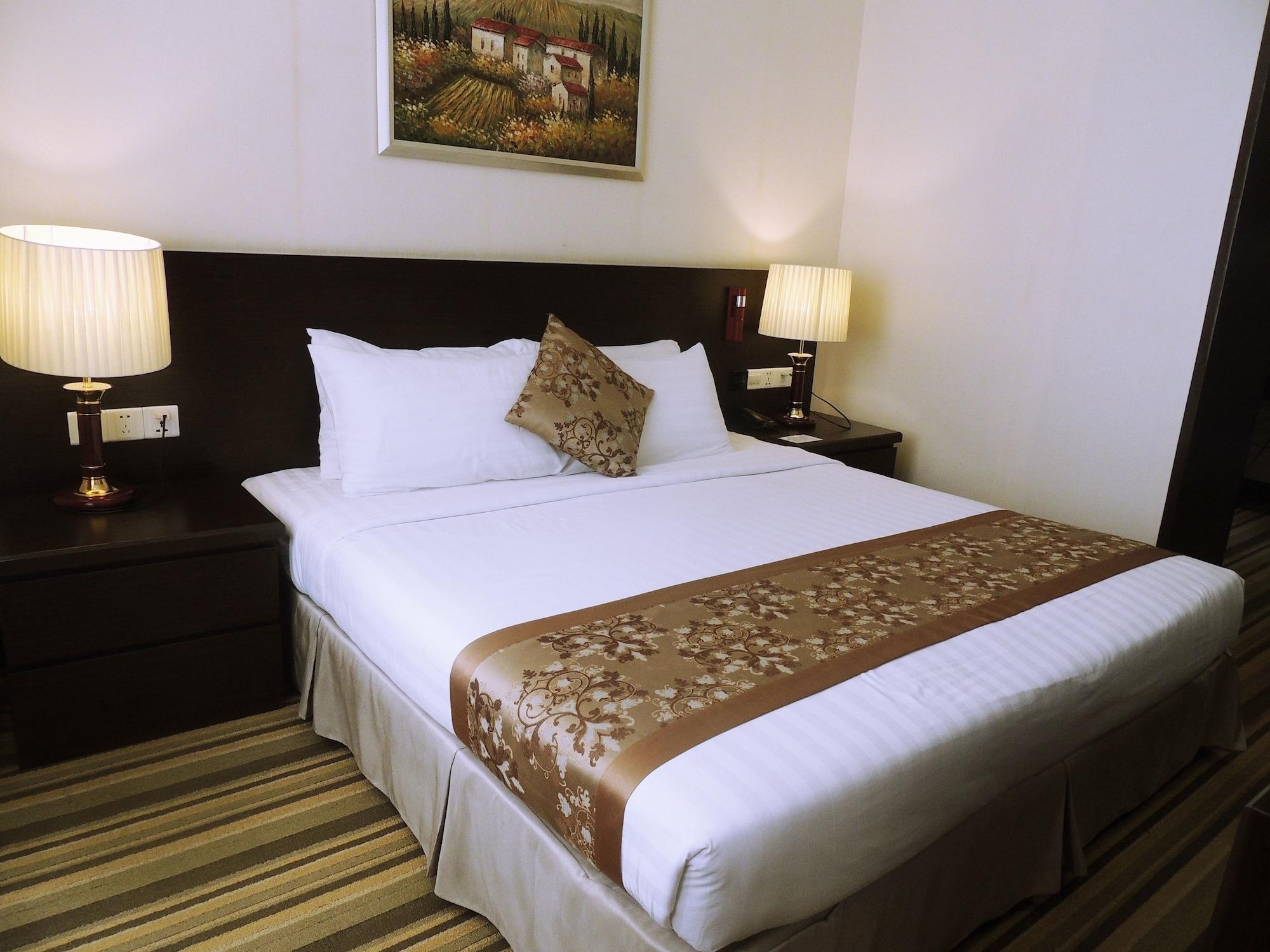 Esperado Lakeview Hotel Yangon Exterior foto