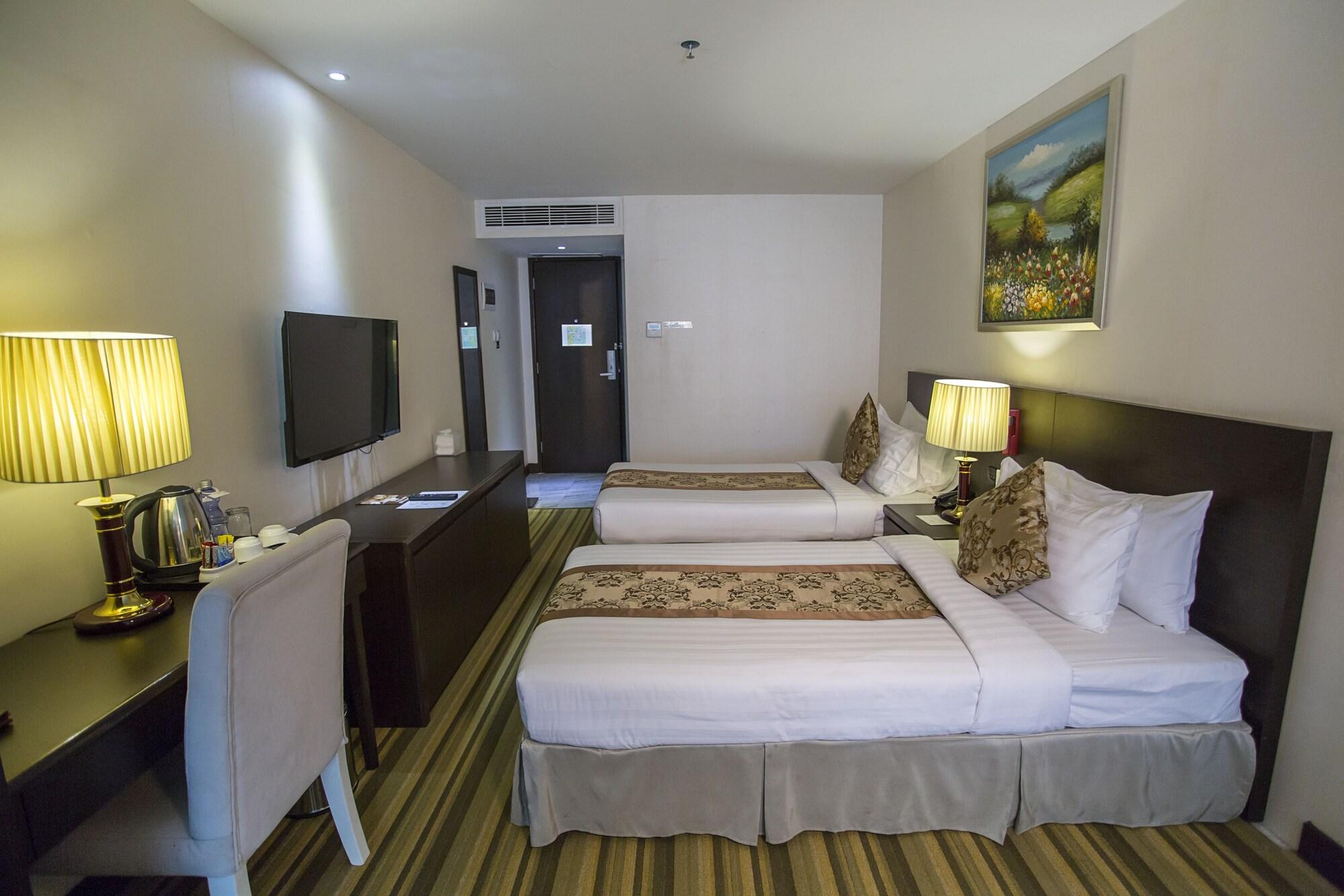 Esperado Lakeview Hotel Yangon Exterior foto