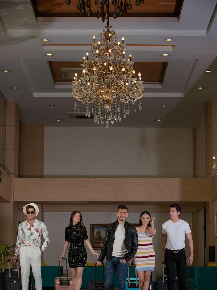 Esperado Lakeview Hotel Yangon Exterior foto