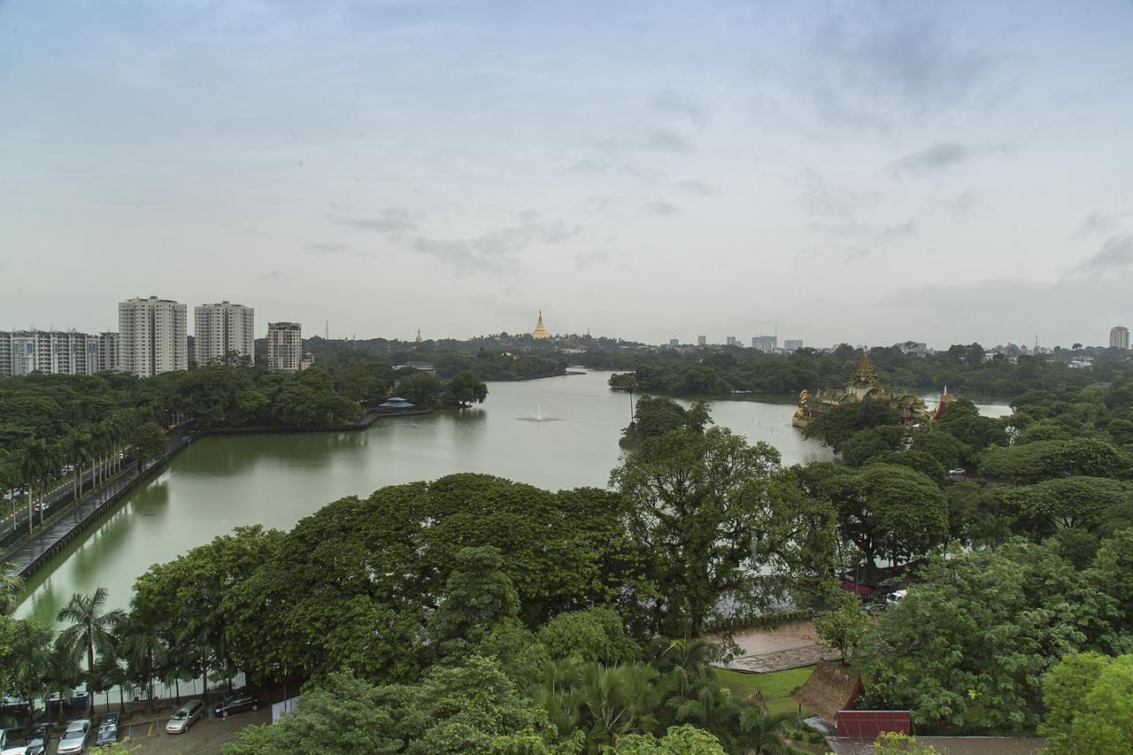 Esperado Lakeview Hotel Yangon Exterior foto