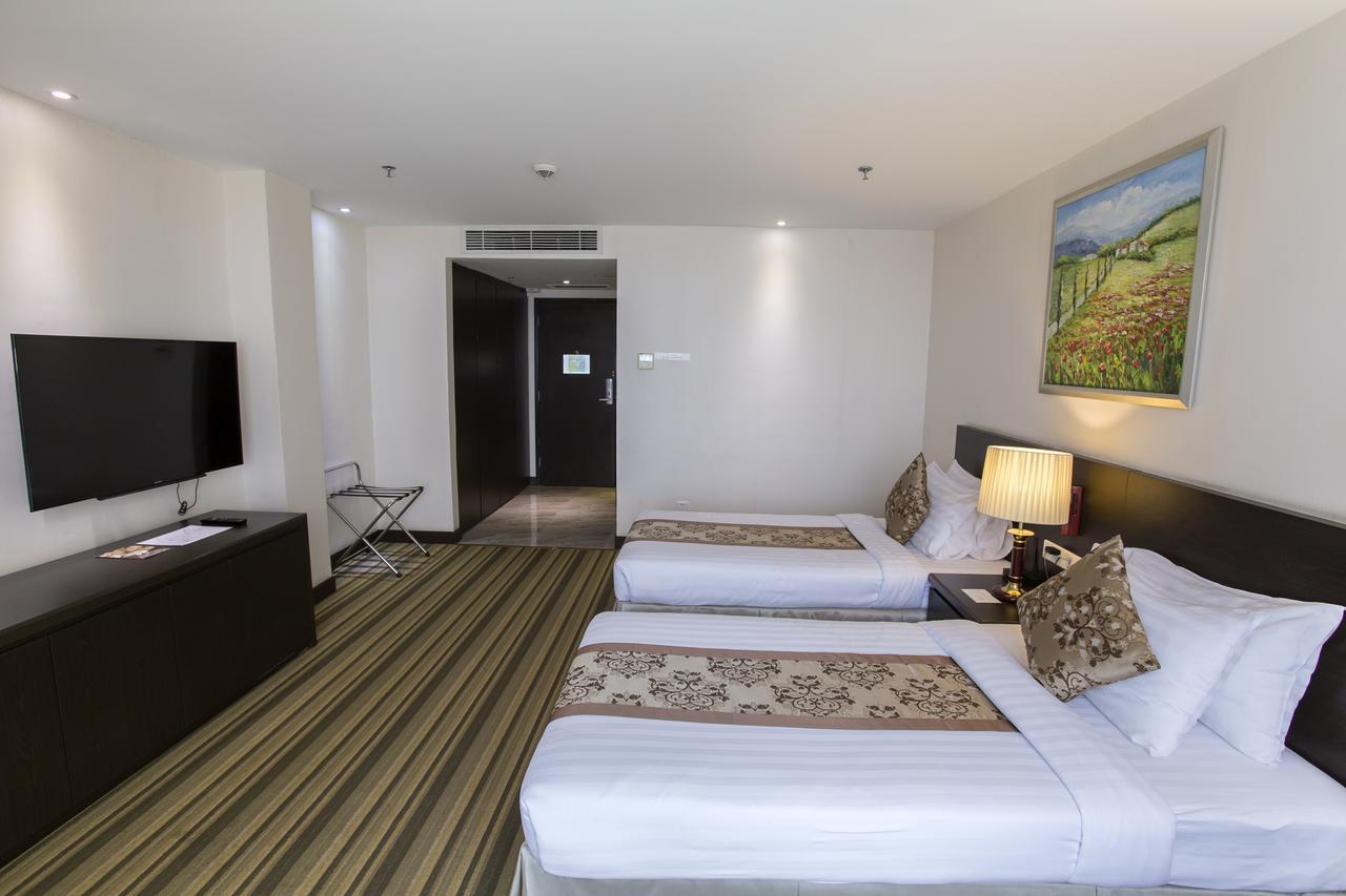 Esperado Lakeview Hotel Yangon Exterior foto